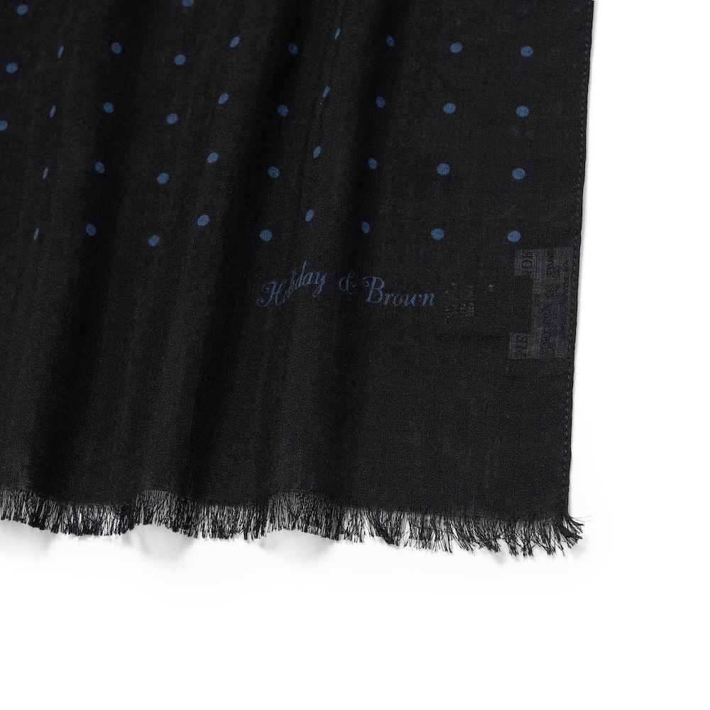 홀리데이 앤 브라운 네이비 폴카 도트 패턴 제트 블랙 버진 울 실크 스카프