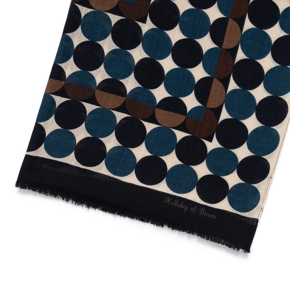 홀리데이 앤 브라운 빅 써클 패턴 네이비 브라운 아이보리 울 스카프