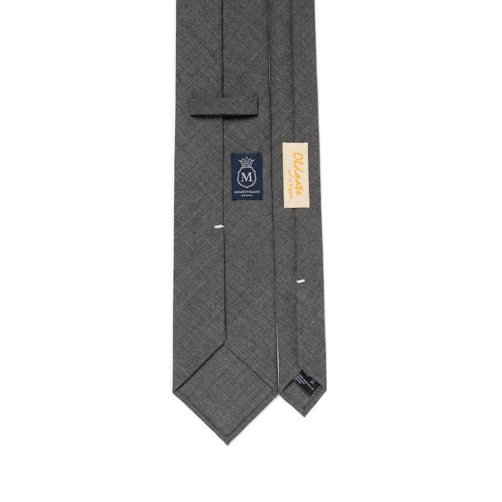 올드게이트 미들 그레이 솔리드 2PLY 하이 트위스트 울 블랜드 스포데라토 넥타이
